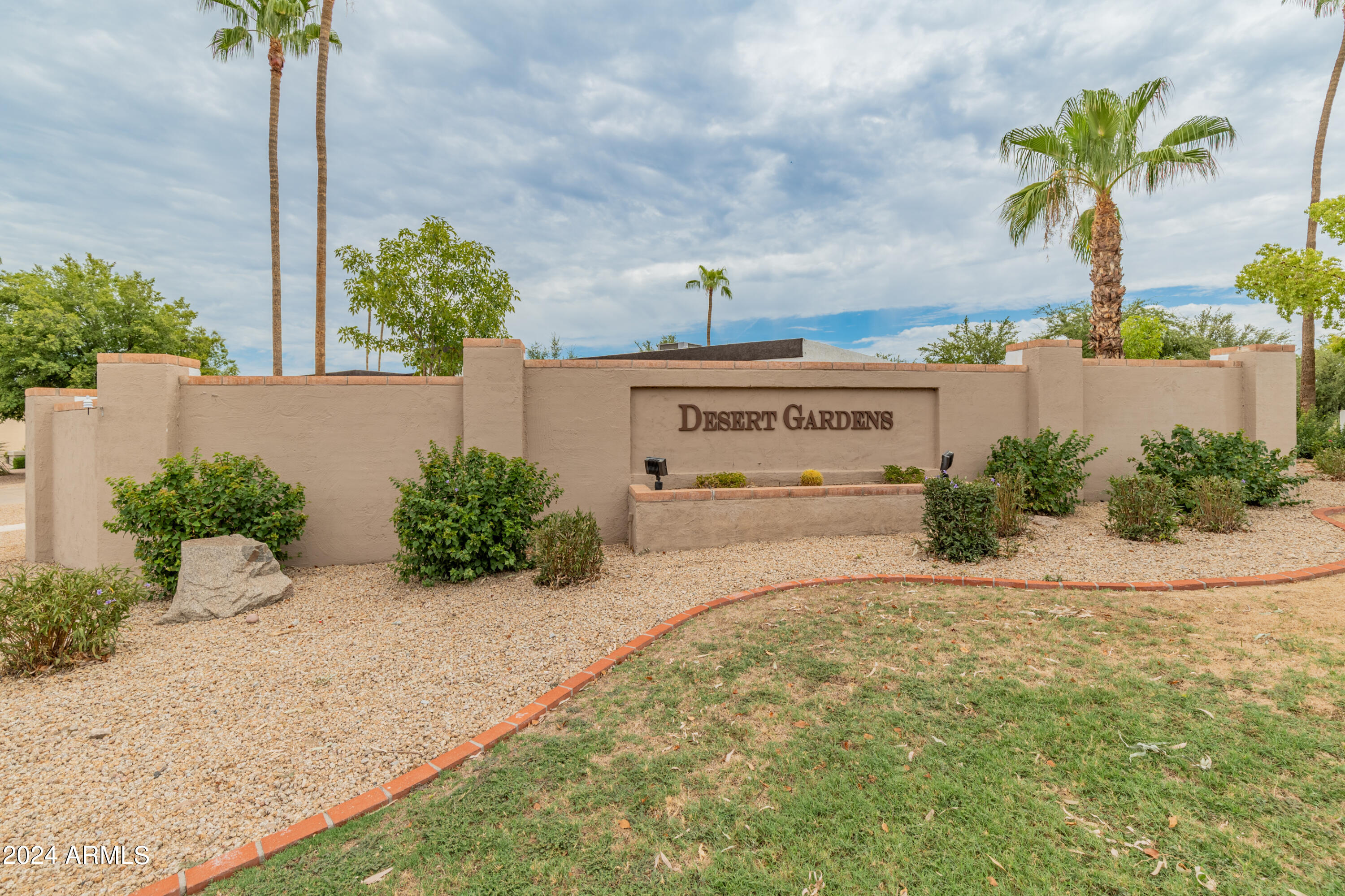 Assumable mortgage in AZ, 11051 N 45TH Place, Phoenix, AZ 85028