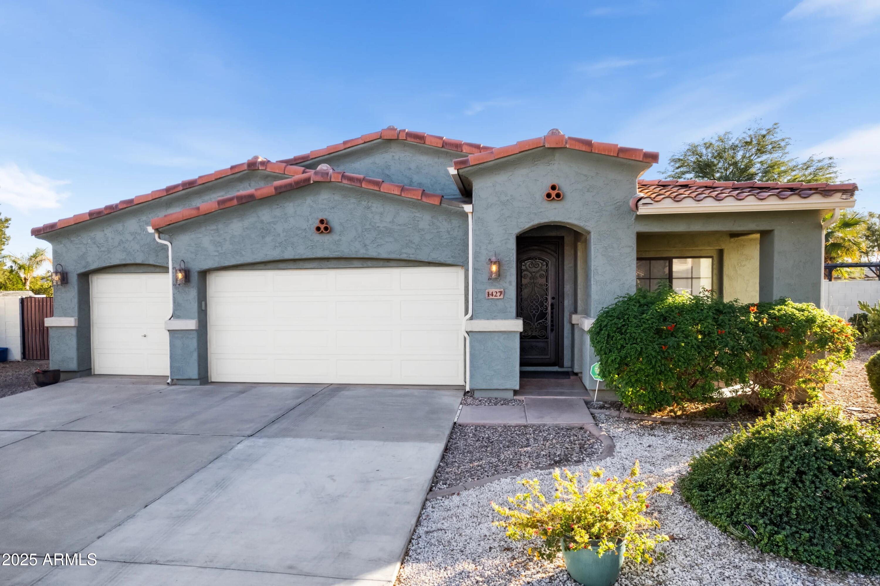 Assumable mortgage in AZ, 1427 E SADDLEBROOK Court, Casa Grande, AZ 85122