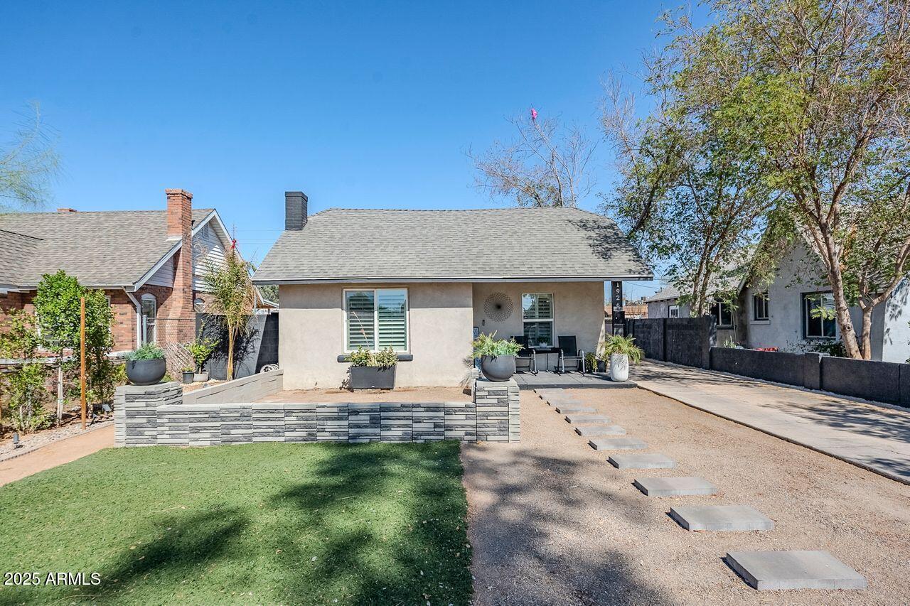 Assumable mortgage in AZ, 1926 W HOLLY Street, Phoenix, AZ 85009